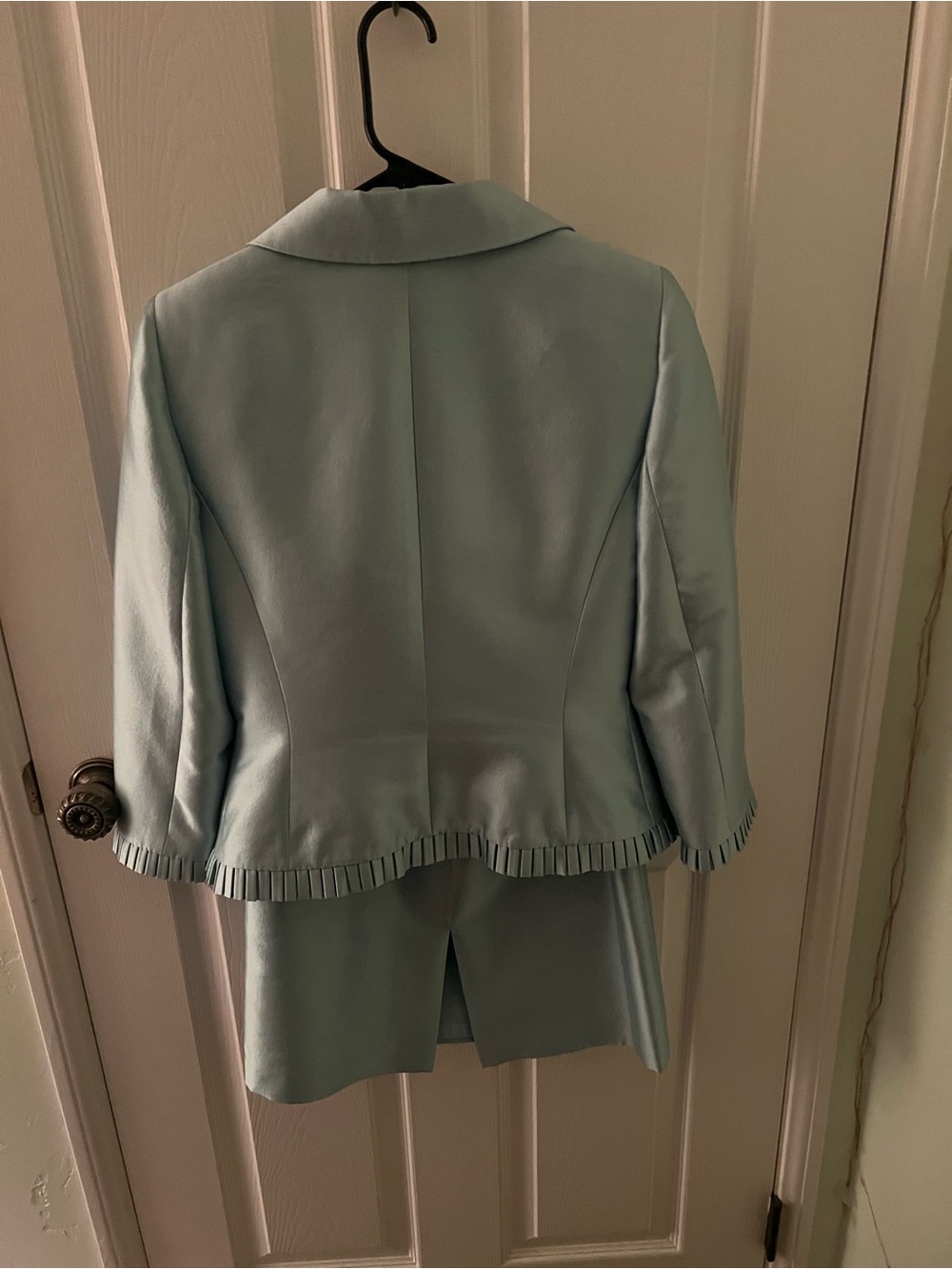 TahariDouble-Breasted Blazer and Skirt Suit with Fringe Trim Size 4 - Picture 3 of 12
